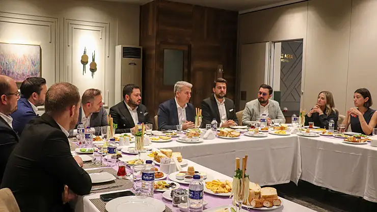 Milletvekili Dr. Mustafa Canbey, genç İşadamları ile bir araya geldi.  'Hedefimiz güçlü Balıkesir '
