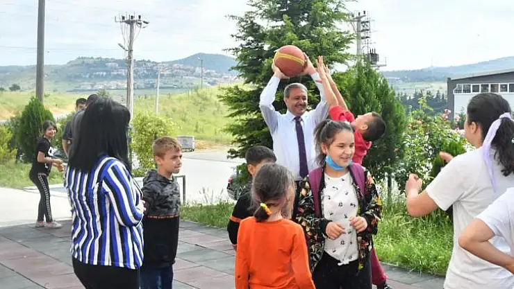 Öğrencilere İlk günaydın Vali Şıldak'tan Geldi