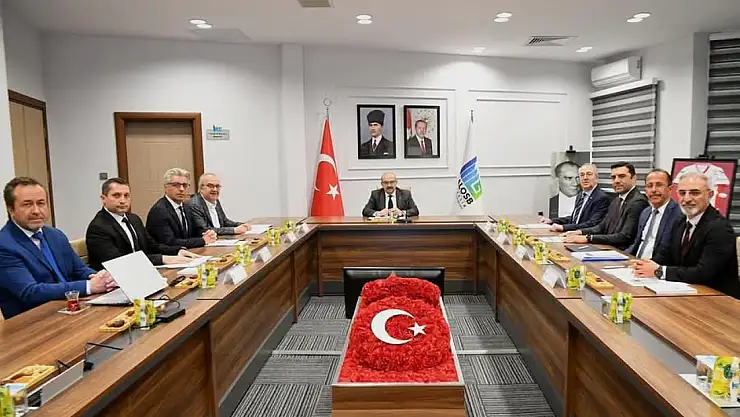 OSB Yönetim Kurulu toplantısı Vali İsmail Ustaoğlu Başkanlığında gerçekleştirildi.
