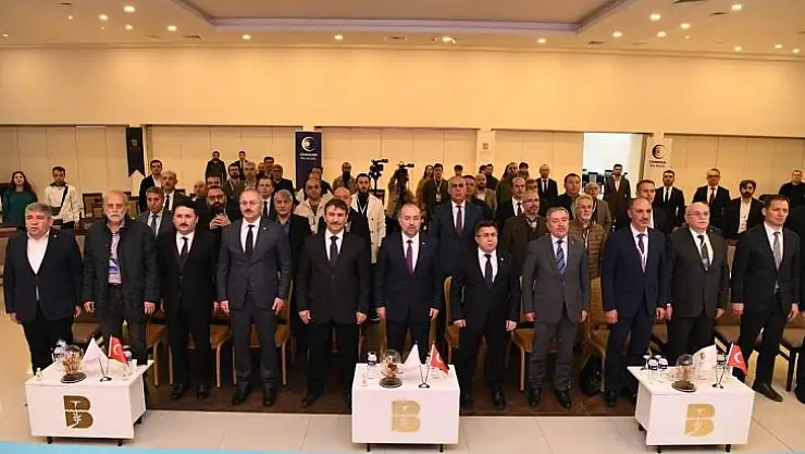 'Perdeden Dijital Mecralara Türkiye'de Sinema'