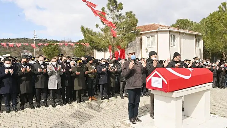 Şehit Polis Dualarla Baba Ocağında Toprağa Verildi
