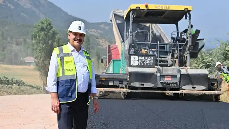 Sındırgı Yollarına Sıcak Asfalt