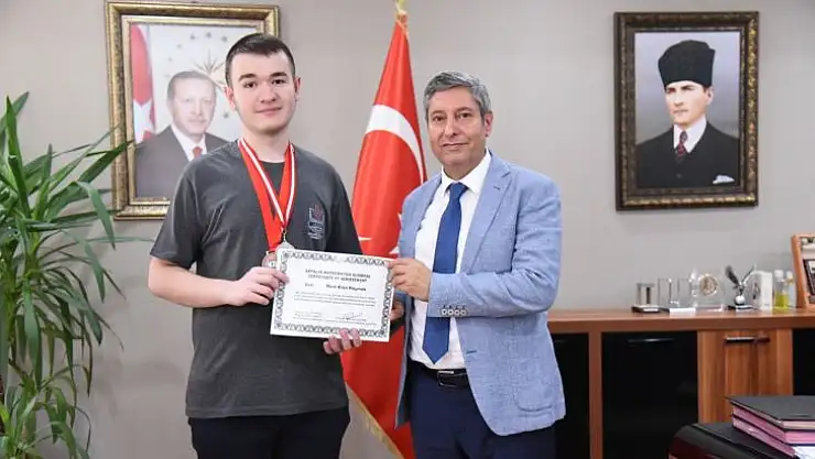 Tübitak Bilim Olimpiyatları'nda Altıeylül Fen Lisesinden Büyük Başarı