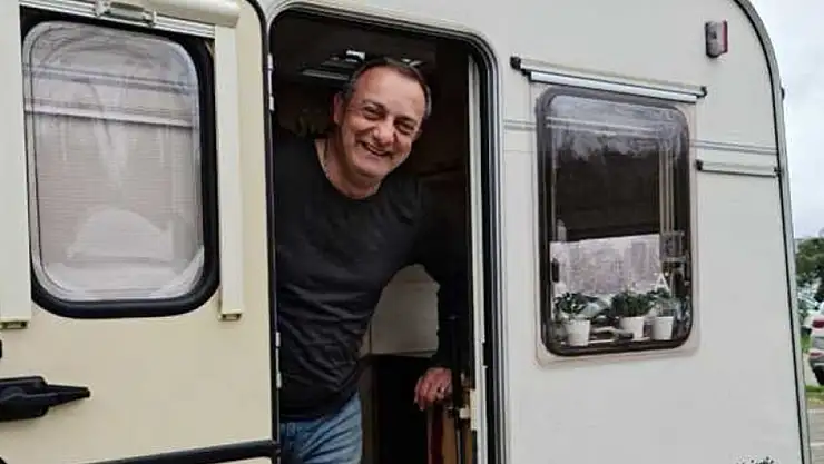 Ünlü Sanatçı Taylan Erler'den Balıkesir'e Karavan Kampı