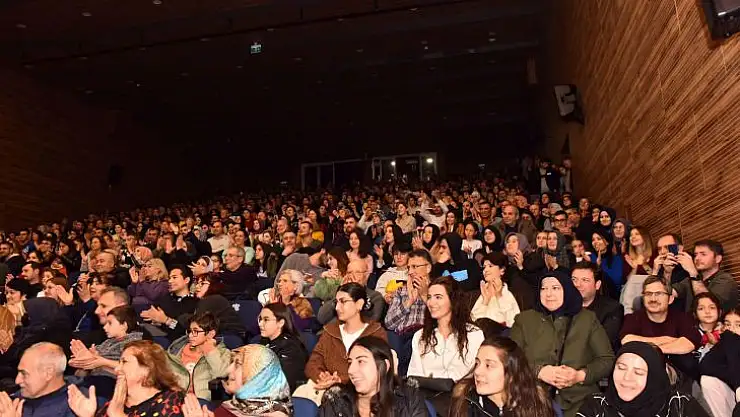 Uygur Kardeşler Altıeylül'de Kahkaha Tufanı Estirdi