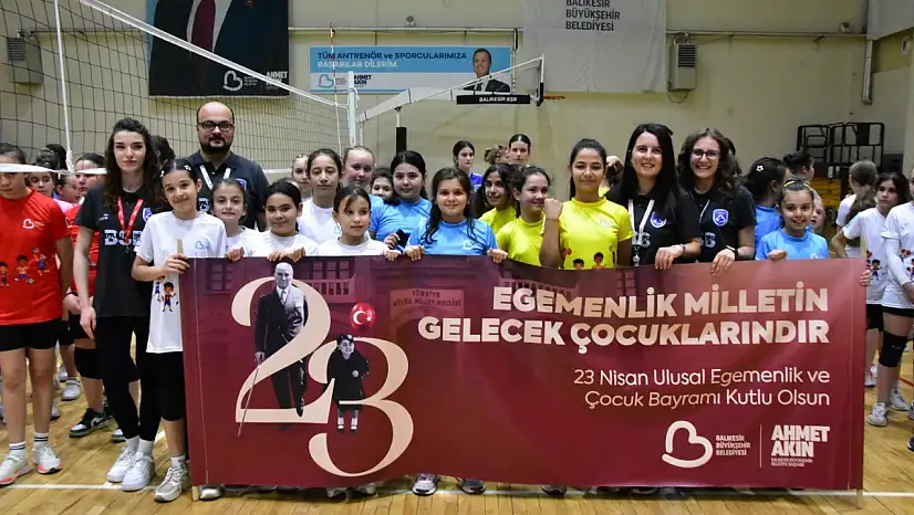 23 Nisan Mini Voleybol Şenliği yüzlerce sporcuyu buluşturdu