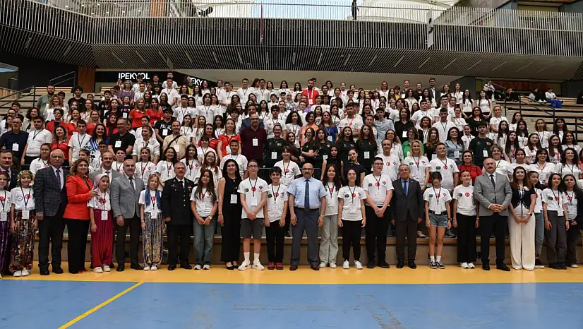 4006-C TÜBİTAK Bilim Fuarı Festivali: Balıkesir'in Genç Beyinleri Fark Yarattı