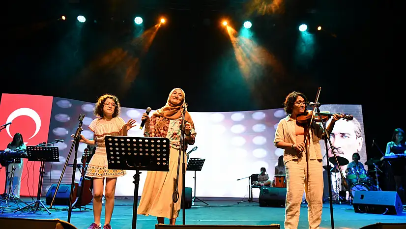 Balıkesir'de anneler ve çocuklarından benzersiz konser