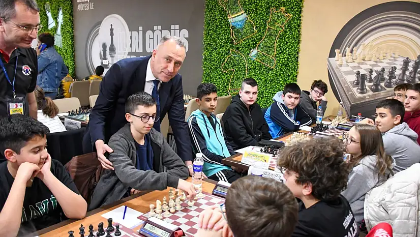 Balıkesir'de Okul Sporları Satranç Grup Müsabakaları Start Aldı