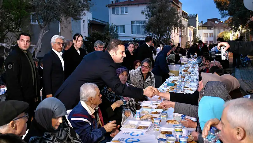 Başkan Akın, 2.Sakarya Mahallesi'nde iftar yaptı