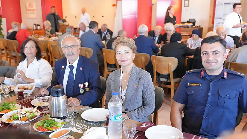 Burhaniye Belediyesi'nden Gazilere Vefa Kahvaltısı