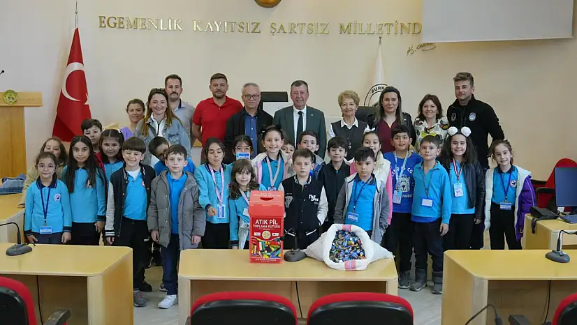 BURHANİYELİ MİNİKLERDEN ÖRNEK ÇEVRE DUYARLILIĞI