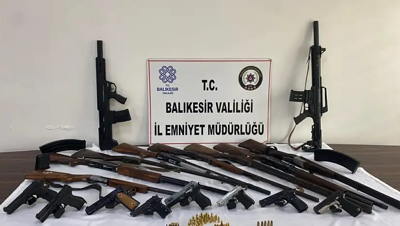 Çok Sayıda Ruhsatsız Silah Ele Geçirildi
