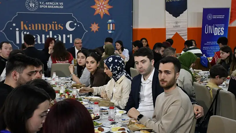 Merkezimde Ramazan' Buluşmasıyla 'Kampüs İftarları'nın Bir Durağı da Balıkesir'de Gerçekleştirildi.