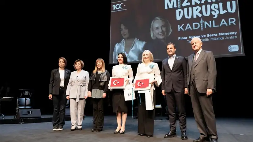 'MIZRAK DURUŞLU KADINLAR' GÖSTERİSİ BALIKESİR'DE SAHNE ALDI