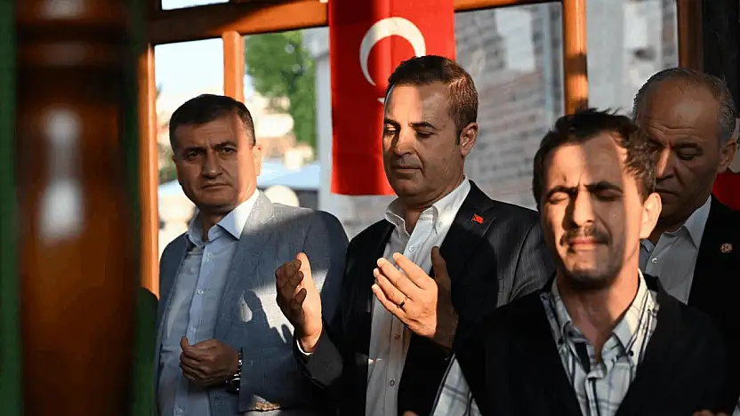 Ahmet Akın'dan Meclis Tartışmalarına Nokta Atışı
