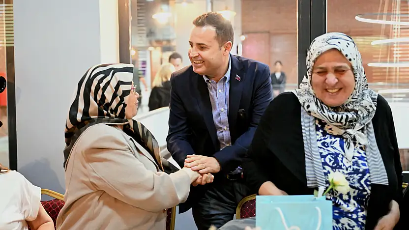 Akın, şehit annelerini yalnız bırakmadı