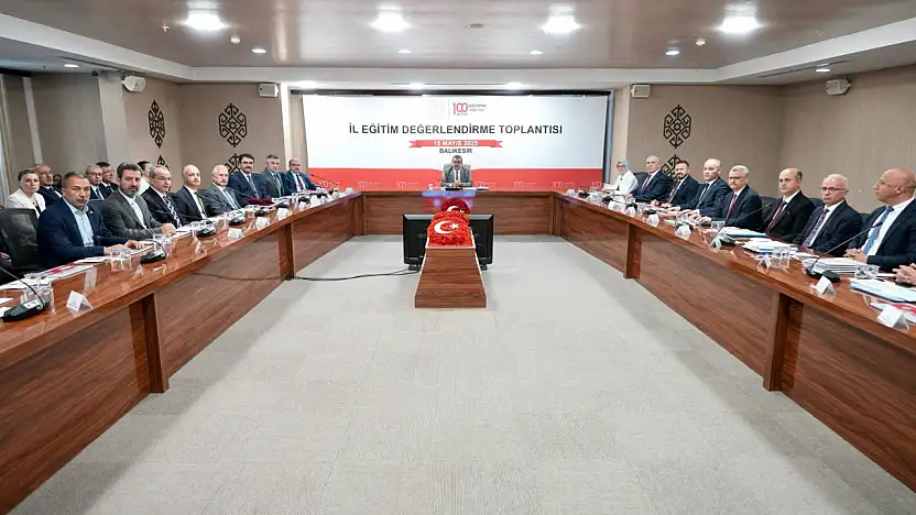 Bakan Tekin, Balıkesir'de İl Eğitim Değerlendirme Toplantısına Katıldı