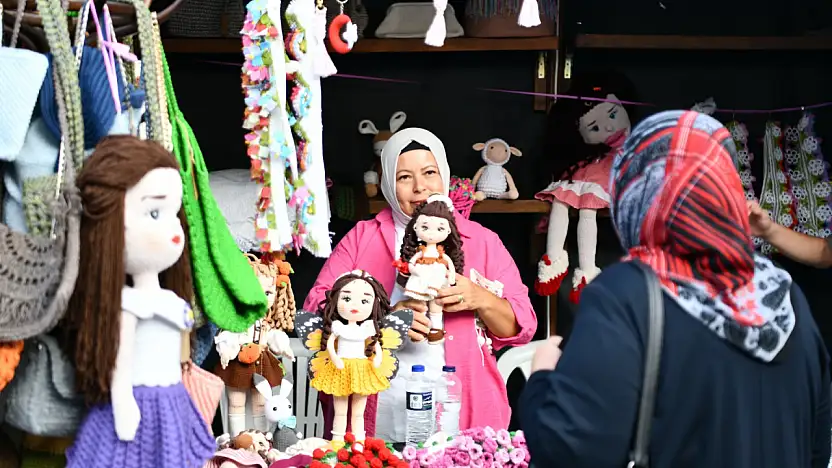 Balıkesir'de Kadın Emeği Çarşısı Kapılarını Açtı
