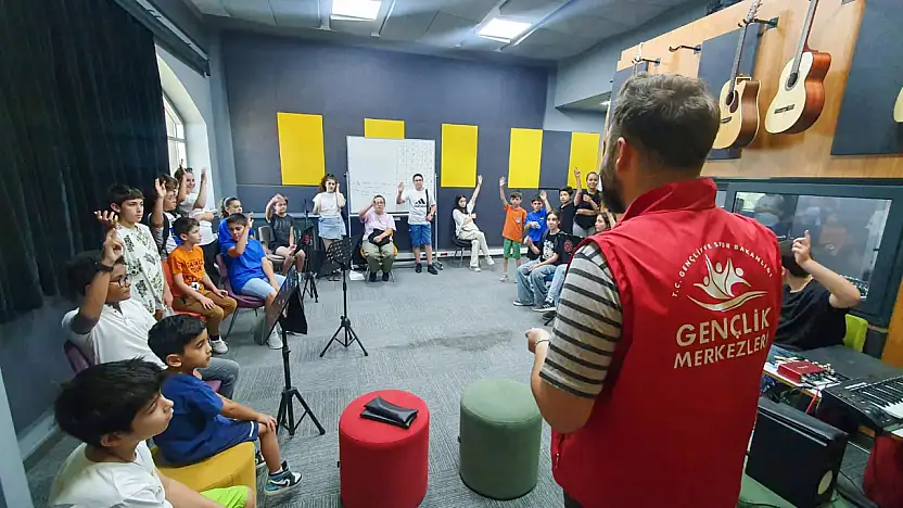 Balıkesir'de Yaz Tatili, Gençlik Merkezlerinde Dolu Dolu Geçiyor