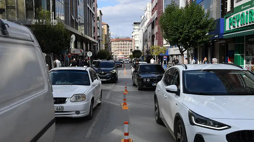 Büyükşehir'den çift sıra park sorununa çözüm