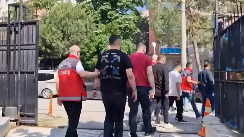 'Fuhuşa Teşvik, Aracılık ve Yer Temini'yapan 8 kişi yakalandı