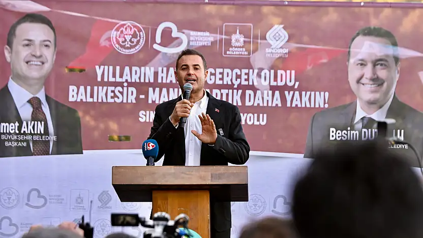 Gördes-Sındırgı yolu davul zurnayla açıldı Akın: 'Birlik olunca her şey çok güzel oluyor'