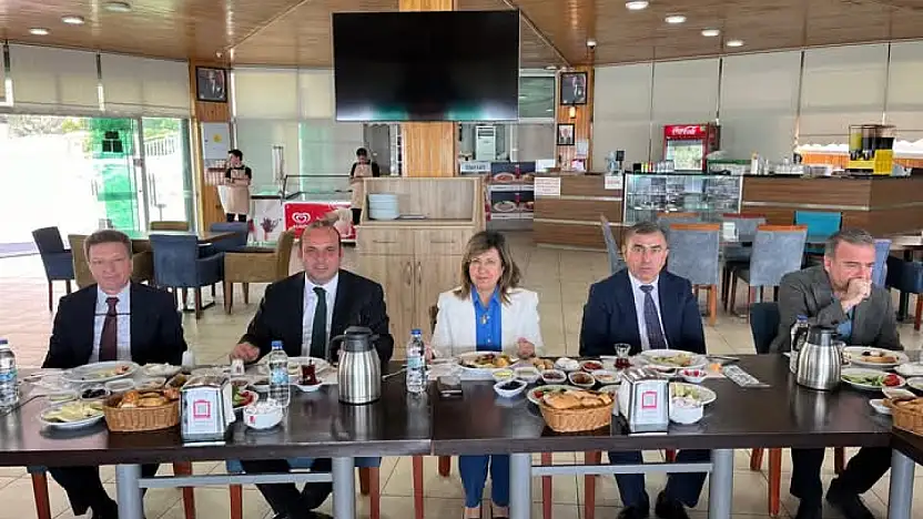 İzmir'de 10 numara şehrin 10 NUMARA DEĞERLERİ BULUŞTU.