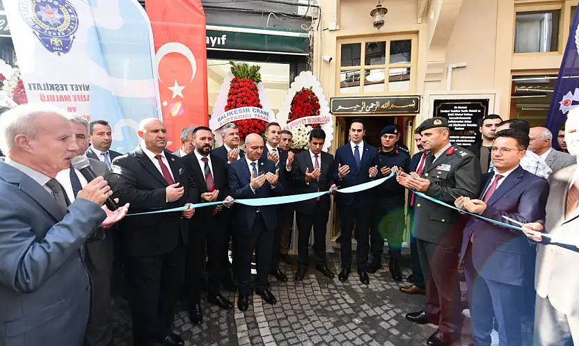 Akın'dan gönüllere dokunan iki açılış