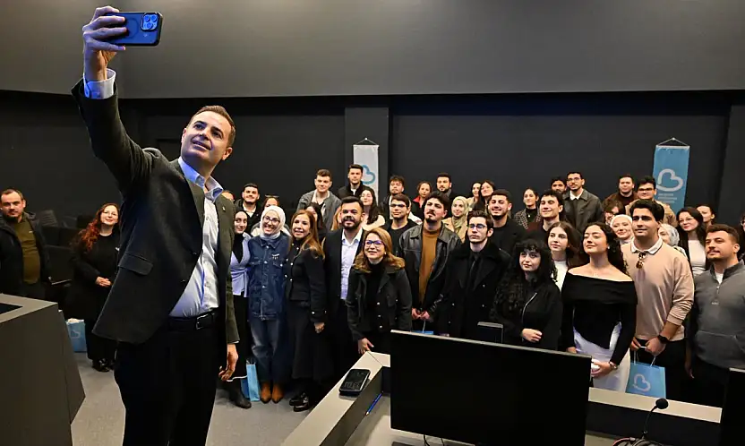 Akın: 'Gençlerimizin her talebi bizim önceliğimiz'