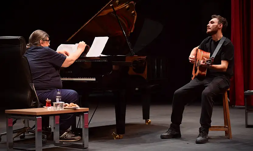 Balıkesir Şehir Tiyatrosu için oyuncu adayları sahnede ter döktü