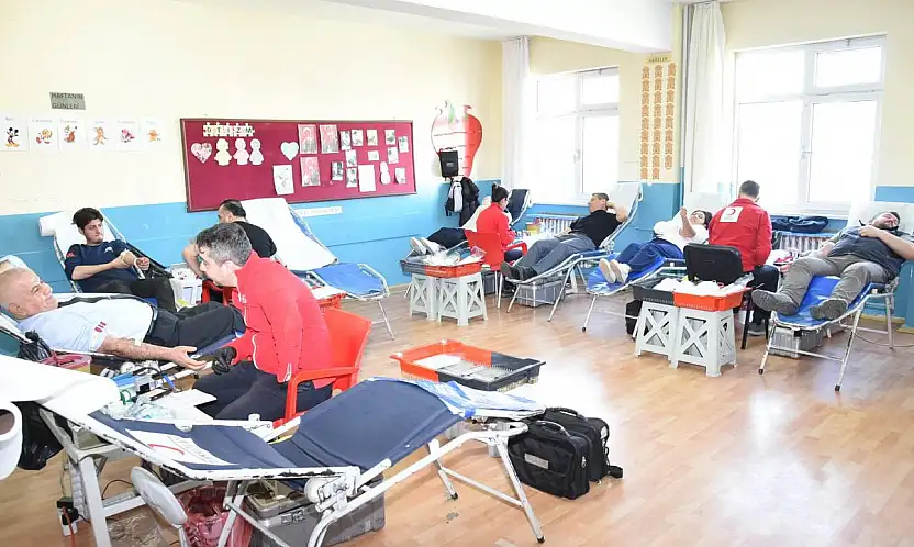 'Bir Ünite Kan, Üç Can': Kan Bağışı Kampanyasına Anlamlı Destek