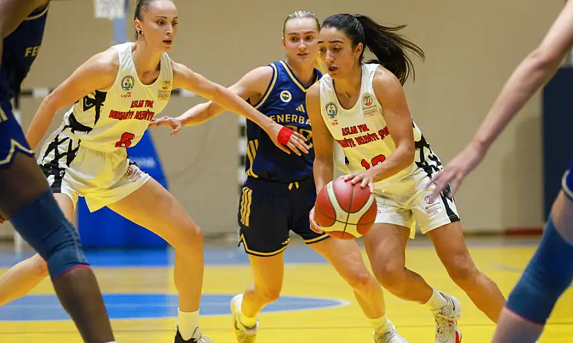 Burhaniye Belediyespor, Fenerbahçe Gelişim'i 70-67 mağlup etti.
