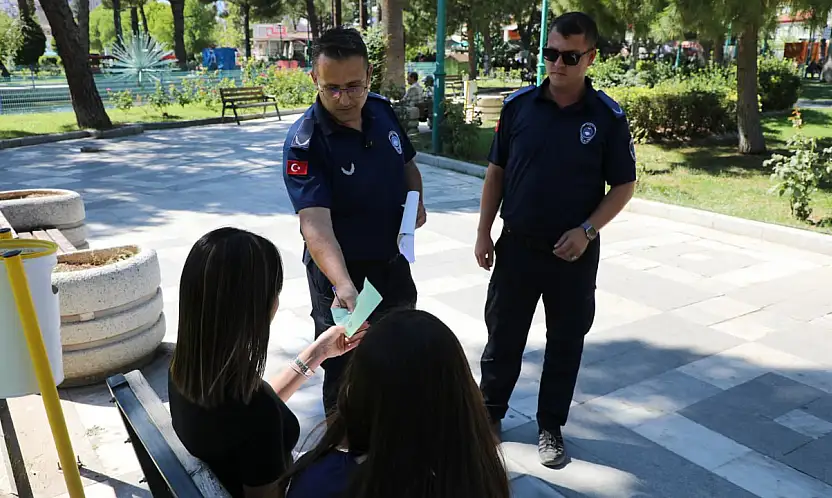   Edremit'te yere çöp ve izmarit atana para cezası dönemi başladı