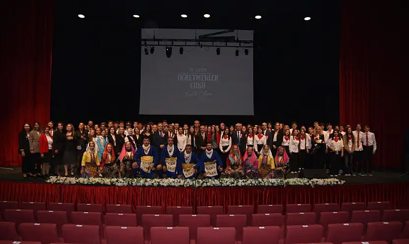 Geleceğin Mimarlarına Büyük Vefa:   24 KASIM ÖĞRETMENLER GÜNÜ COŞKUYLA KUTLANDI