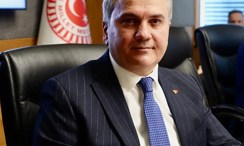 Milletvekili Mustafa Canbey:   'ADIMI KULLANARAK  DOLANDIRICILIK YAPAN ŞÜPHELİLER TUTUKLANDI'