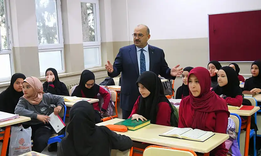 Vali Ustaoğlu Gazi İmam Hatip'te  Geleceğin Hafızlarına Anlamlı Ziyaret