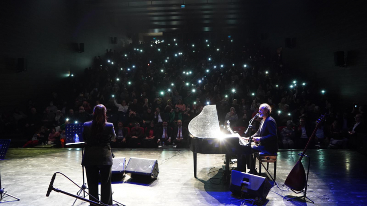 Altıeylül'de Unutulmaz Yücel Arzen Konseri