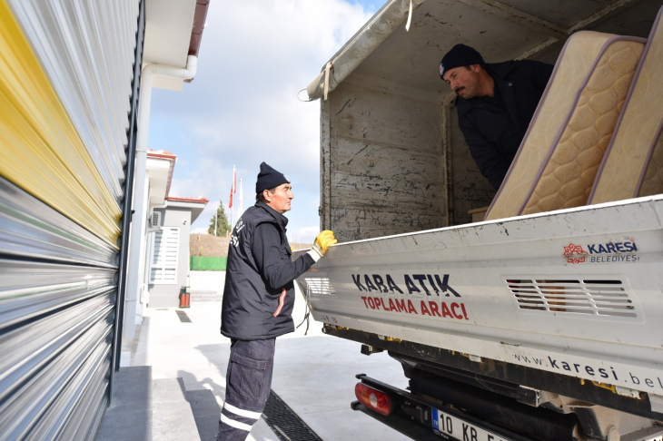 Karesi Belediyesi'nden Atıklarla Gönül Köprüsü