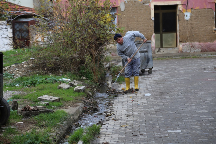 Edremit Belediyesi'nden Detaylı Temizlik