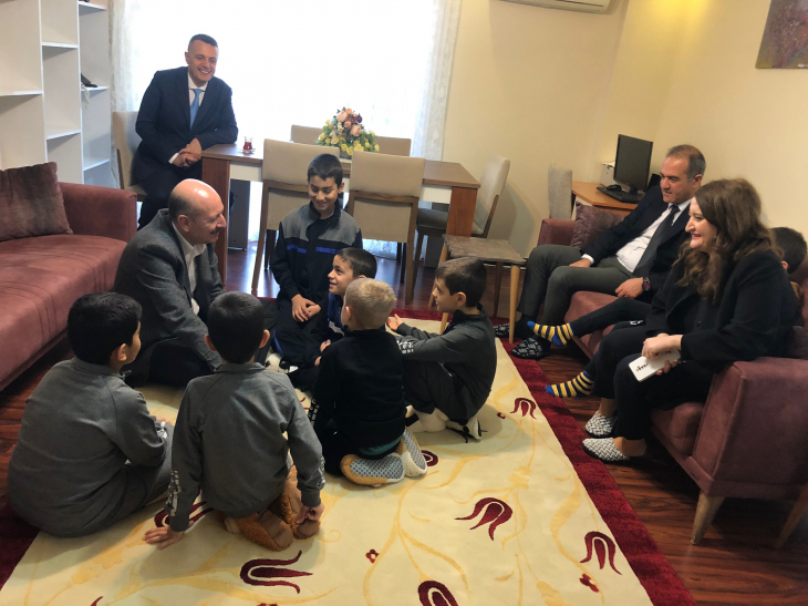 Çocuklara, Yeni Yıl Hediyeleri Milletvekili Çelik'ten