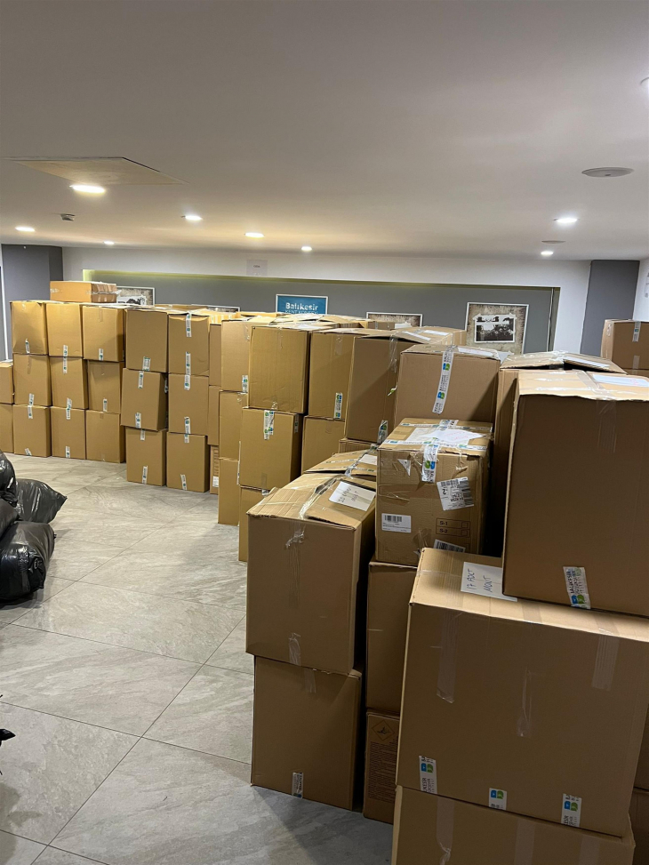 Balıkesir'den Deprem Bölgesine Gönül Köprüsü