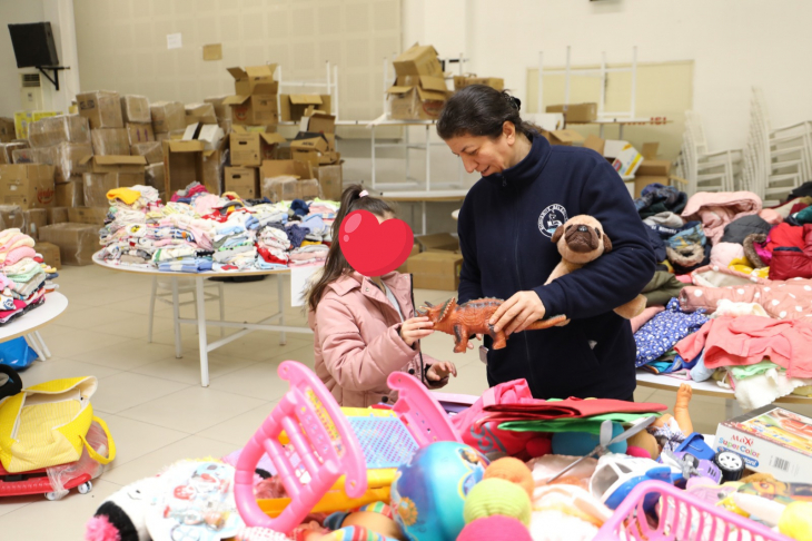 Depremzedelere Özel Sosyal Market Hizmet Veriyor