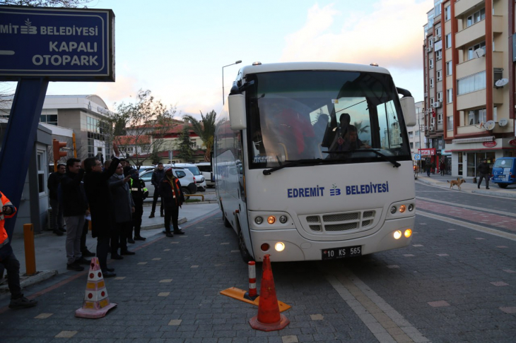 Edremit Belediyesi İlk Yardım Ekibi Deprem Bölgesine Gitti