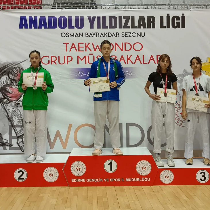 Taekwondocu Anadolu Yıldızları Balıkesir'e 2 Madalya kazandırdı